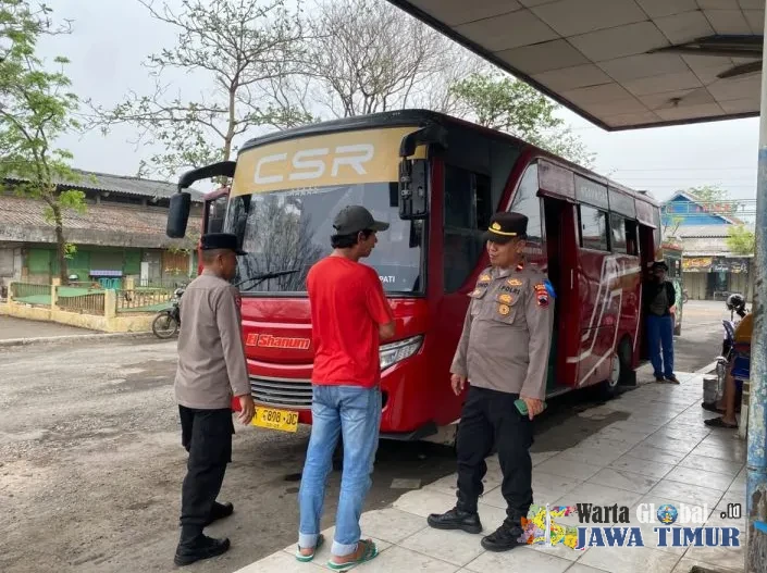 Tingkatkan Keselamatan Berlalu Lintas, Polres Jepara Gelar Patroli Edukatif di Terminal