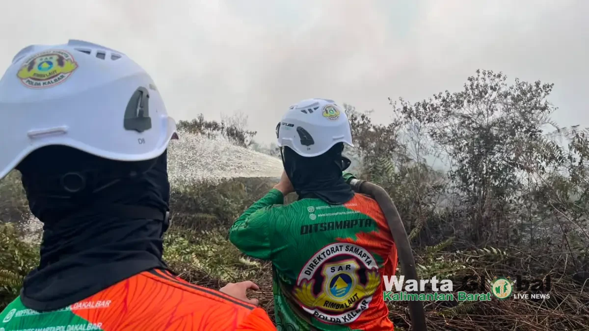 Patroli Karhutla Dit Samapta Polda Kalbar Bergerak Cepat Padamkan Kebakaran Lahan di Kubu Raya