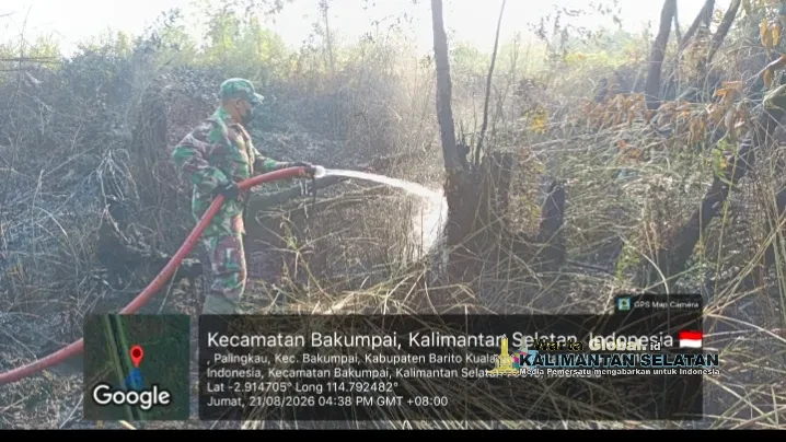 Prajurit Korem 101/Antasari Bersama Tim Gabungan Gempur Titik Api Karhutla di Wilayah Kalsel