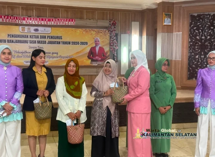 Organisasi Wanita Banjarbaru Meriahkan HUT ke 81 RI Dalam Lomba Kreasi Buah