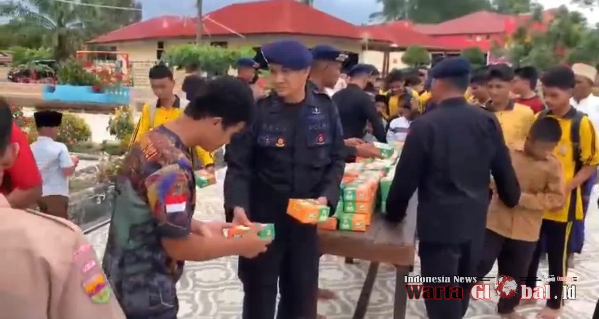 Jumat Berkah, Batalyon C Pelopor Brimob Sumut Berbagi Kebahagiaan dan Pererat Silaturahmi dengan Masyarakat