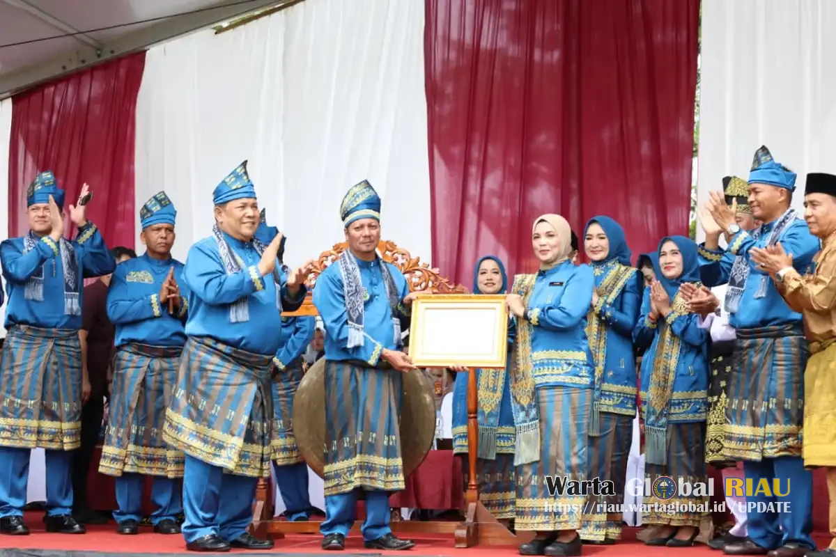 Wakapolda Riau Hadiri Pembukaan Pacu Jalur Kuansing 2026, SF Hariyanto Tekankan Kelestarian Sungai Kuantan Wakapolda Riau Hadiri Pembukaan Pacu Jalur Kuansing 2026, SF Hariyanto Tekankan Kelestarian Sungai Kuantan