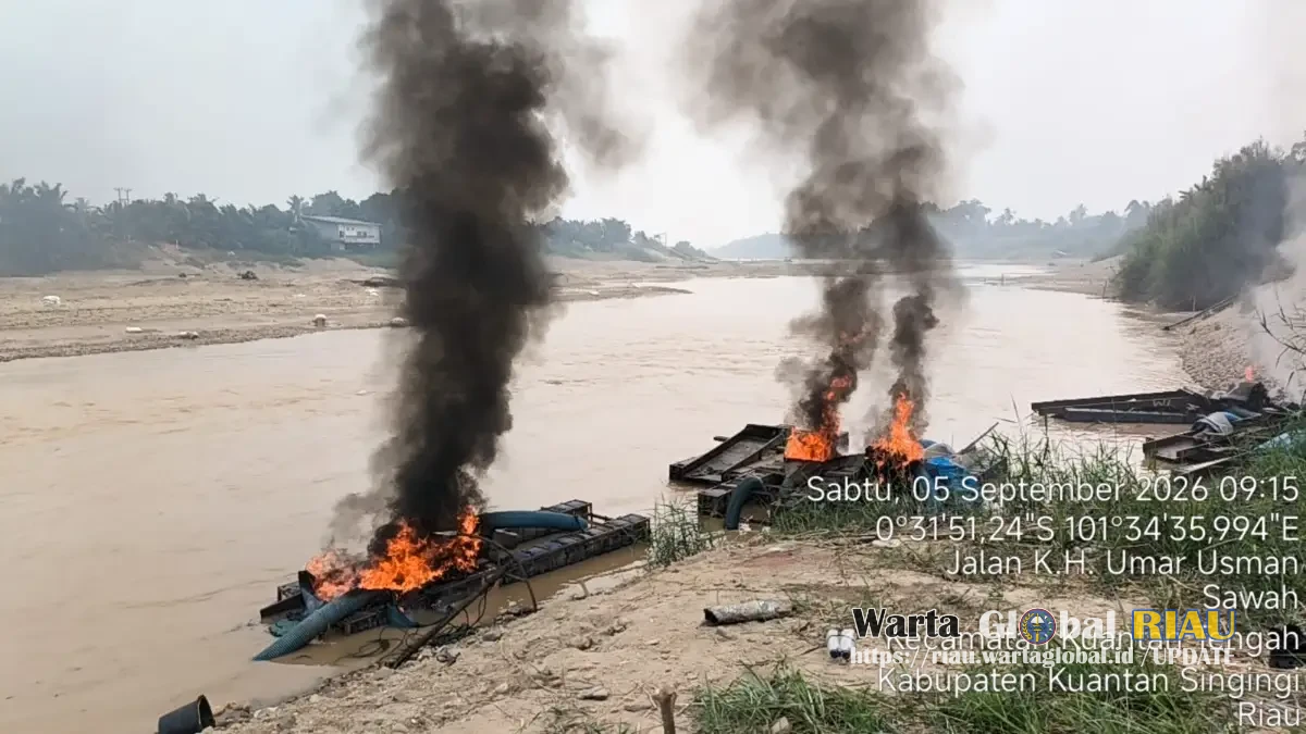 Tindak Lanjut Laporan Warga, Polres Kuansing Tertibkan Peralatan PETI Di Sungai Kuantan