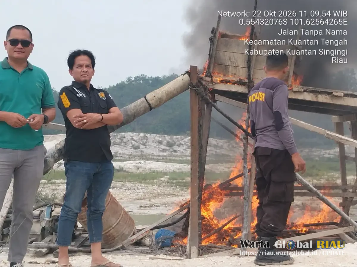 Polsek Kuantan Tengah Tertibkan PETI Di Titian Modang Kopah, Satu Unit Dompeng Dimusnahkan