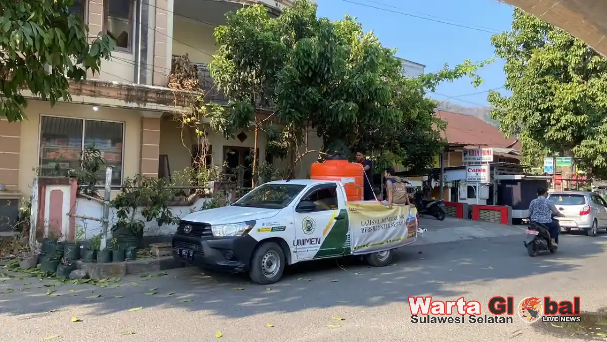 Hadapi Krisis Air Bersih, LAZISMU dan UNIMEN Salurkan Bantuan Air Bersih untuk Masyarakat