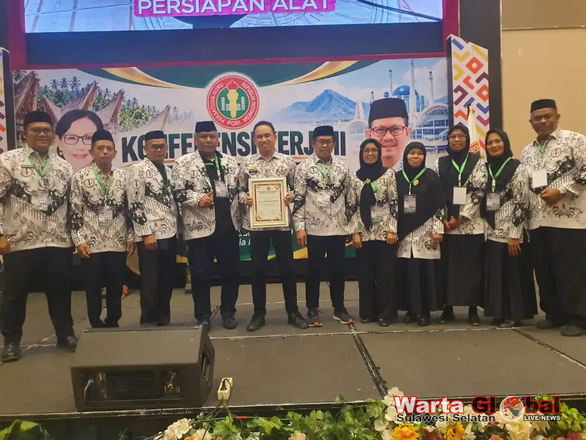 PGRI Enrekang Raih Peringkat Keempat se-Sulsel dalam Pelunasan Iuran Organisasi