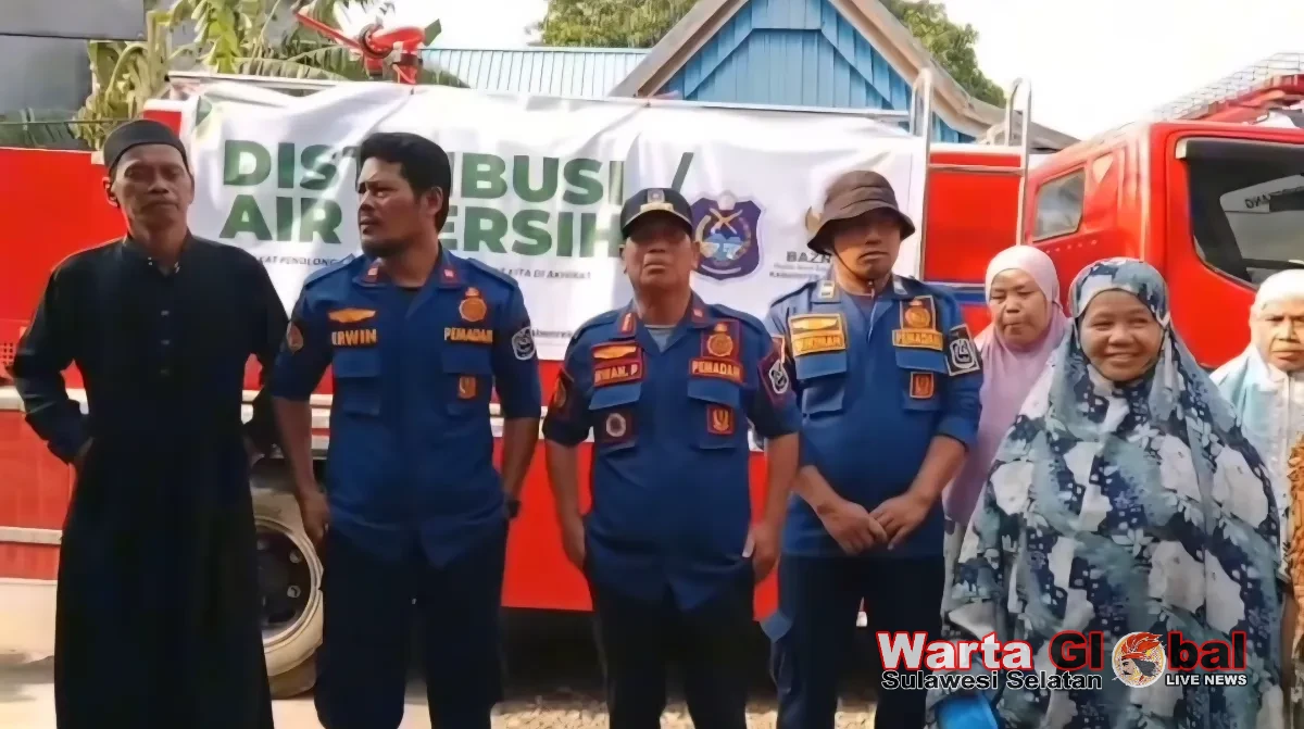 BAZNAS dan Pemerintah Kecamatan Baraka Salurkan Air Bersih untuk Warga Terdampak Kemarau
