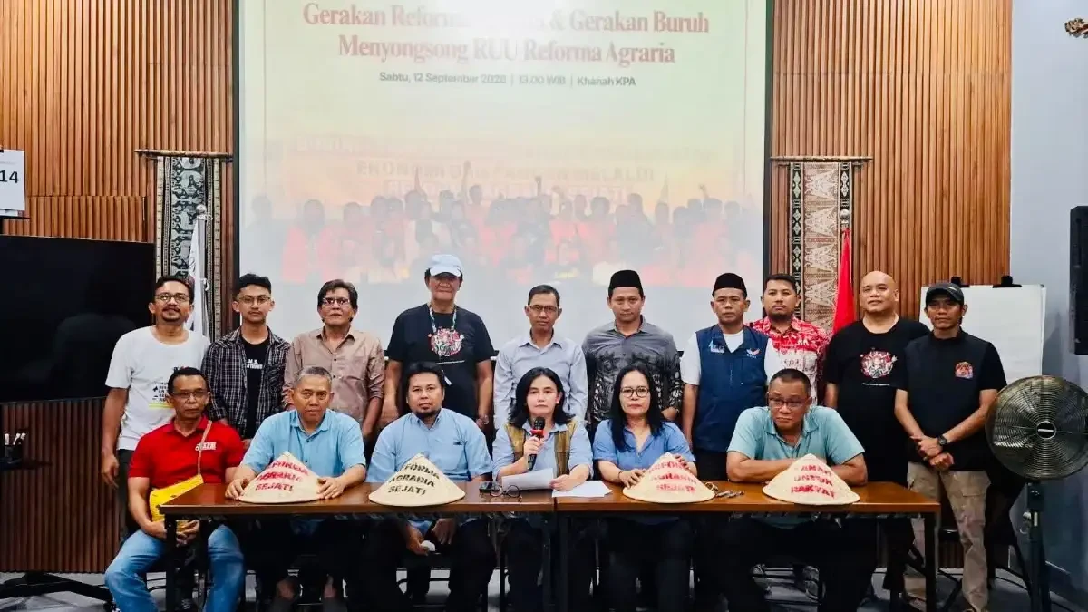 Deklarasi Persatuan Gerakan Agraria dan Gerakan Buruh Menyongsong Undang - Undang Reforma Agraria Deklarasi Persatuan Gerakan Agraria dan Gerakan Buruh Menyongsong Undang - Undang Reforma Agraria